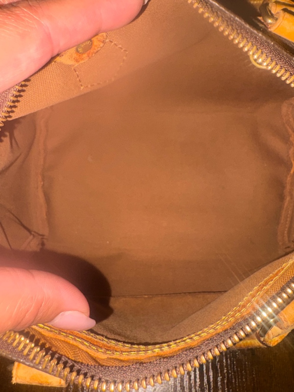 Louis Vuitton Brown Monogram Canvas Speedy 25 - Picture 6 of 8